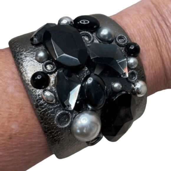 Vintage Cuff Bracelet Bangle Silver Black Gems Leather Beads Gems Goth Emo - Picture 1 of 6